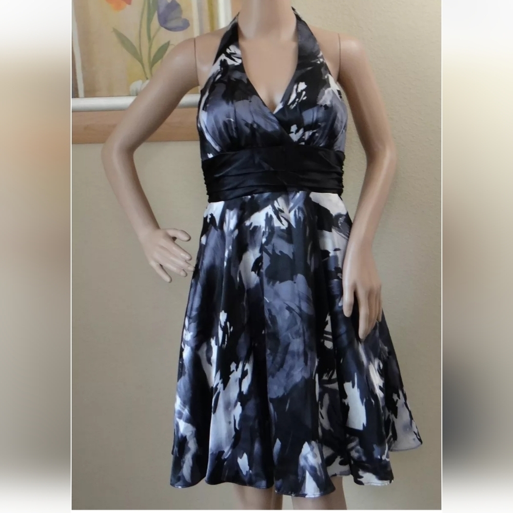 BETSY & ADAM gray/black shades flare halter party/prom dress,size 2/4